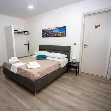 Na City Rooms Naples Exterior photo