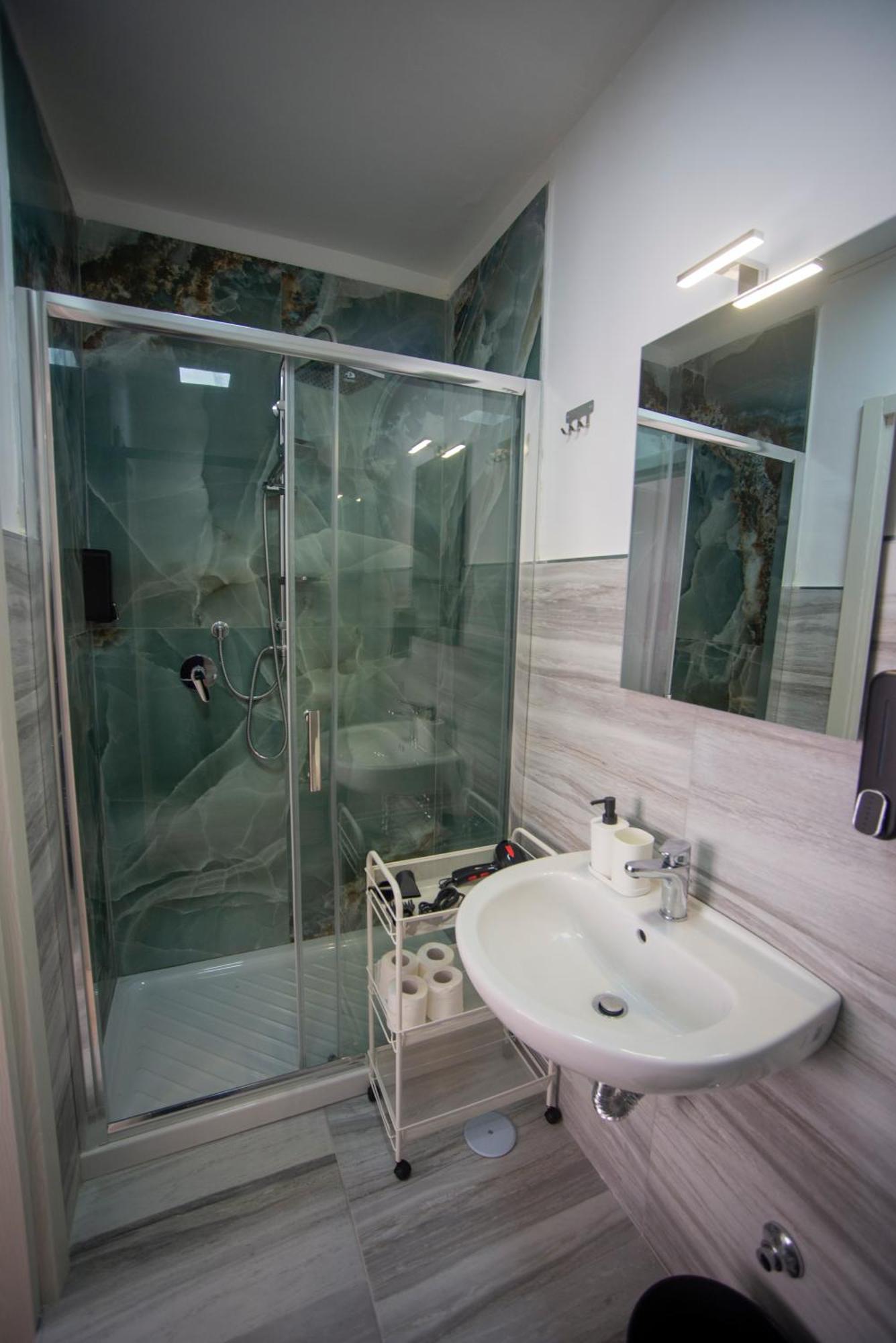 Na City Rooms Naples Exterior photo