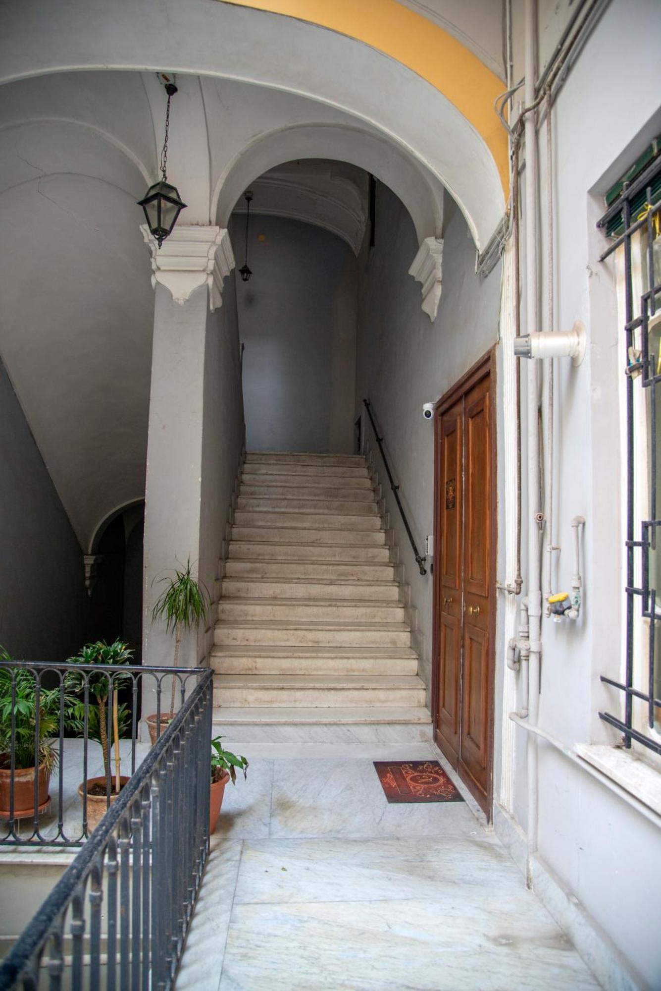 Na City Rooms Naples Exterior photo