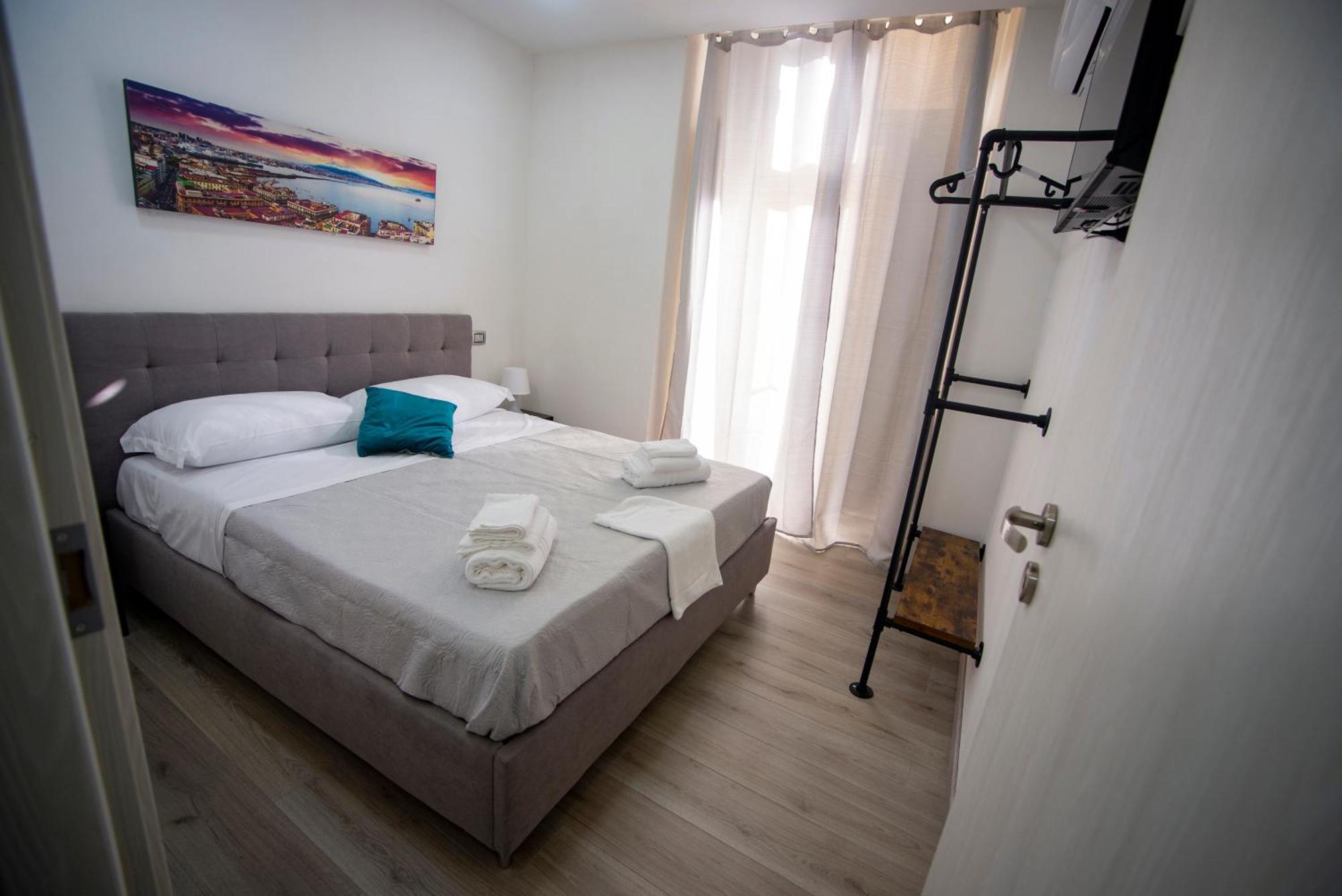 Na City Rooms Naples Exterior photo