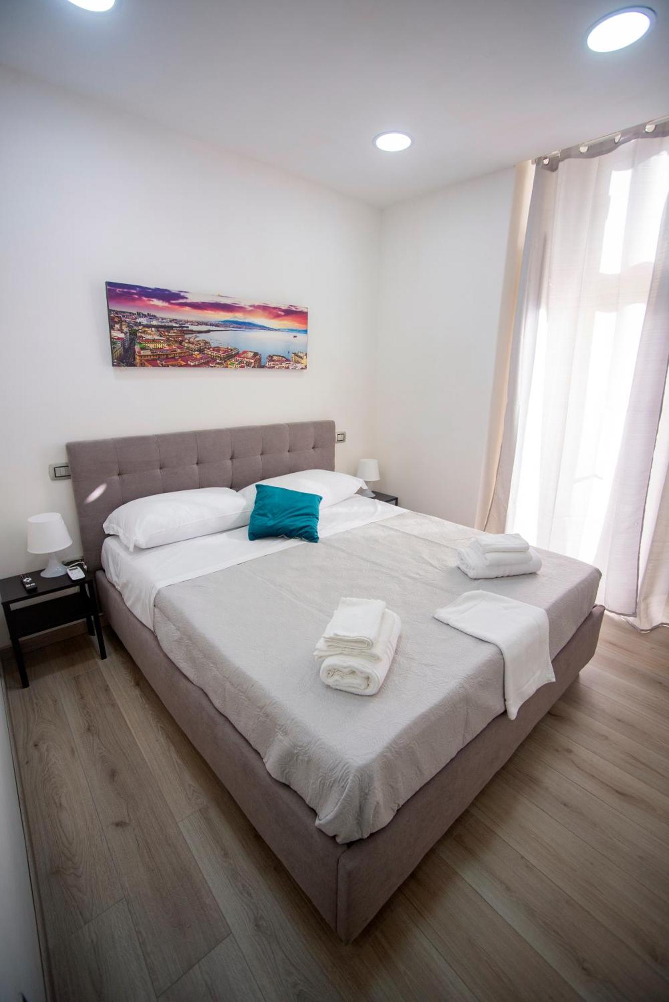 Na City Rooms Naples Exterior photo
