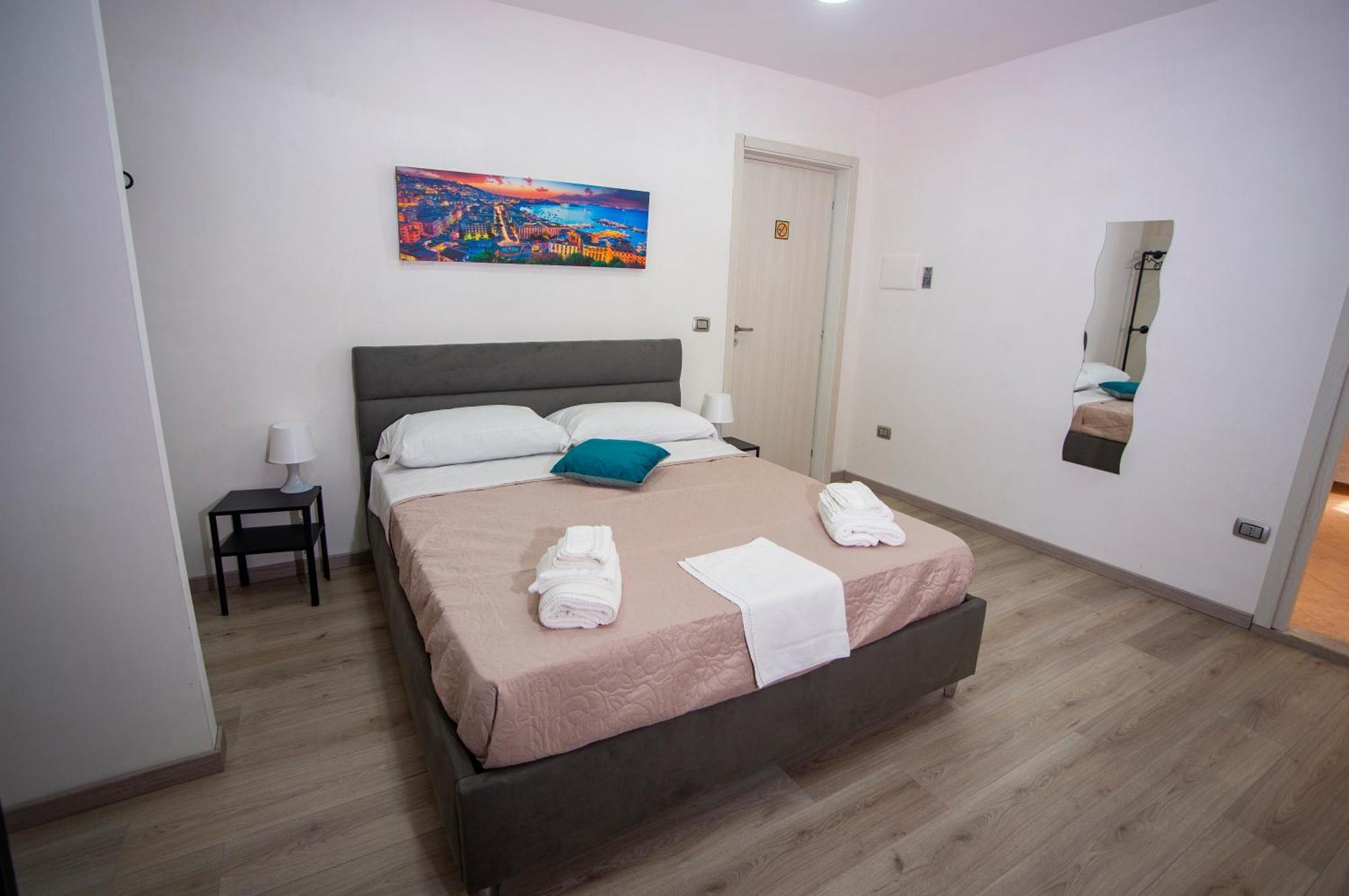 Na City Rooms Naples Exterior photo
