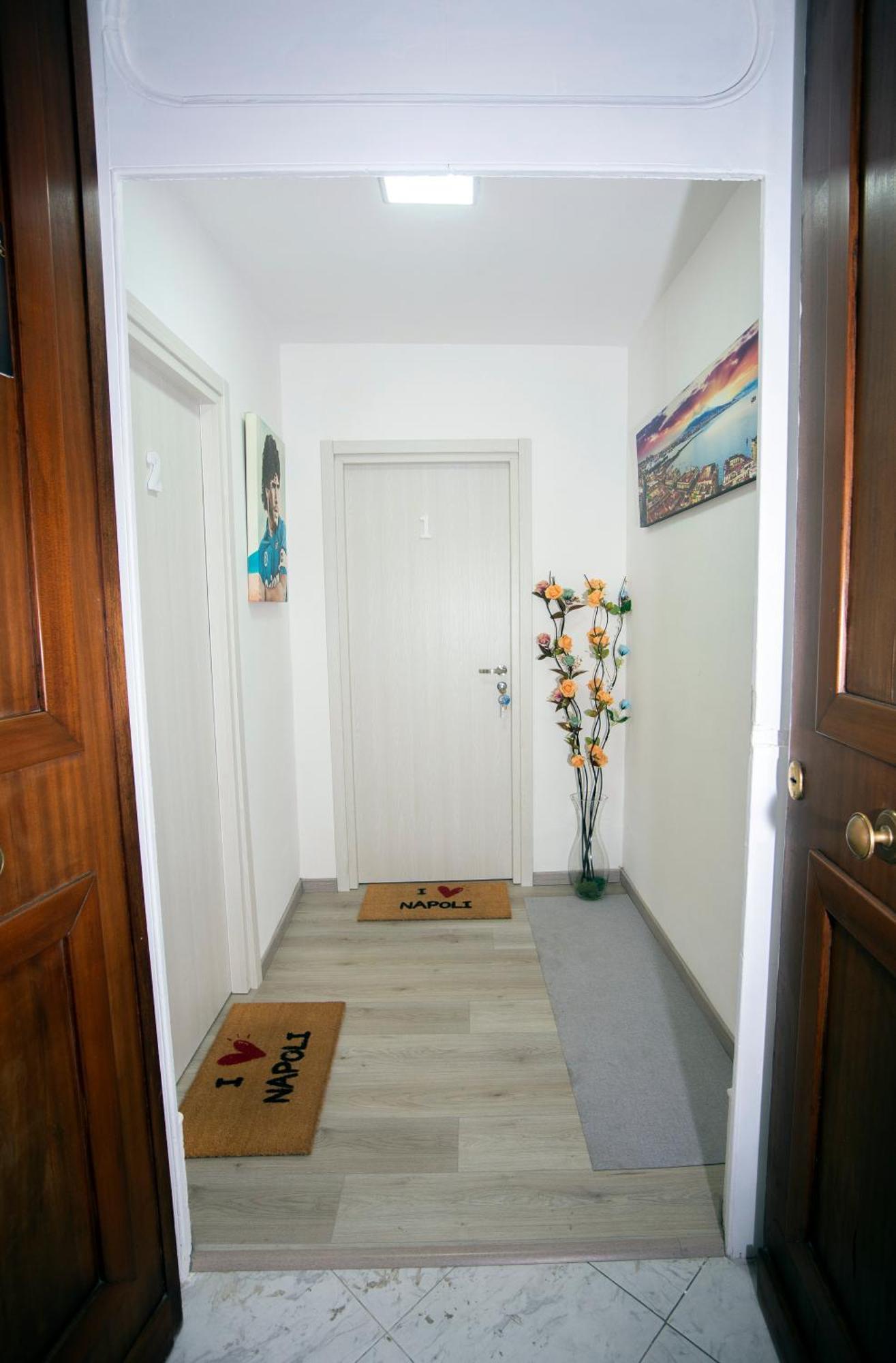 Na City Rooms Naples Exterior photo