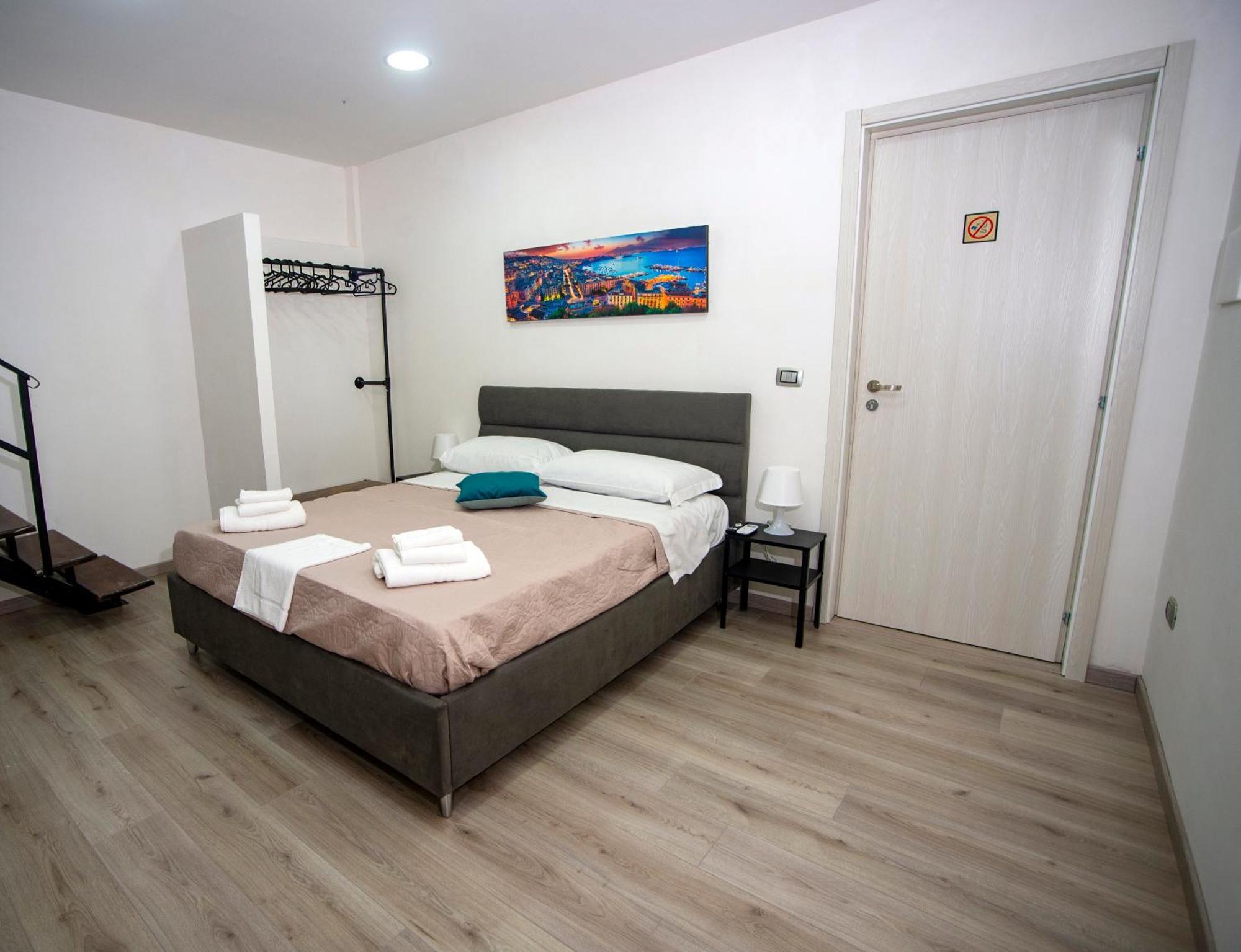 Na City Rooms Naples Exterior photo